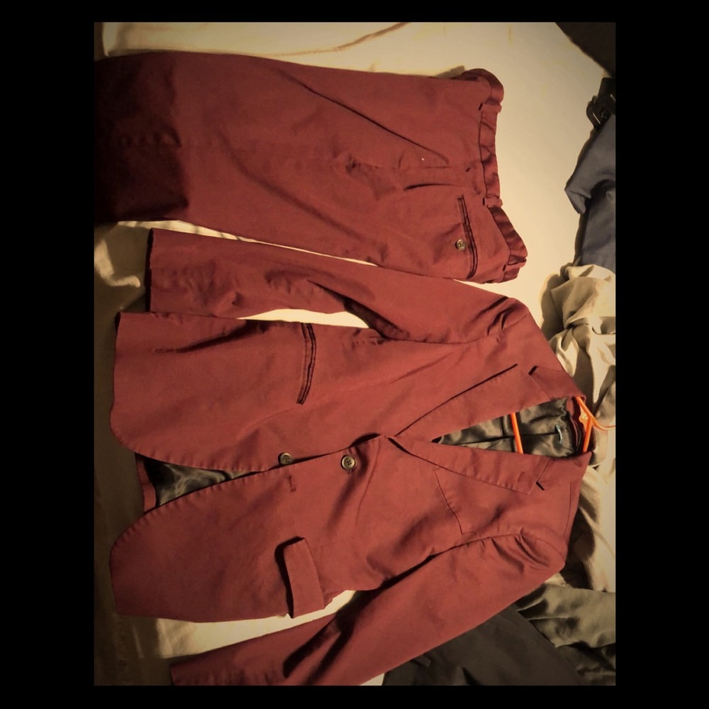 Selling Suit. No longer fits